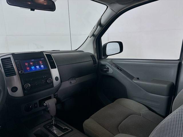 Photo of 2019 Glacier White Nissan Frontier