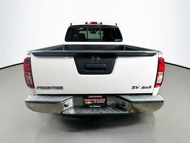 Photo of 2019 Glacier White Nissan Frontier