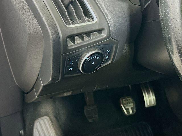 Photo of 2016 Frozen White Ford Focus RS