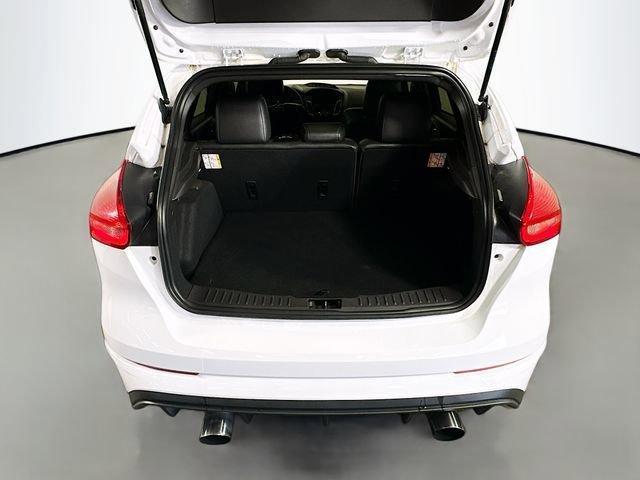 Photo of 2016 Frozen White Ford Focus RS