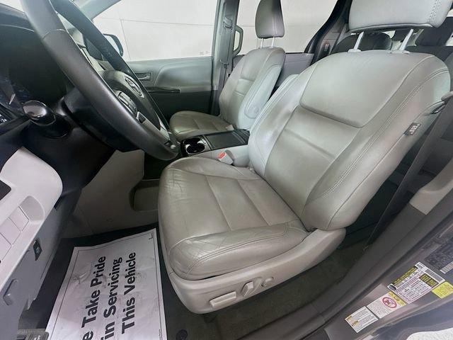 Photo of 2018 Predawn Gray Mica Toyota Sienna