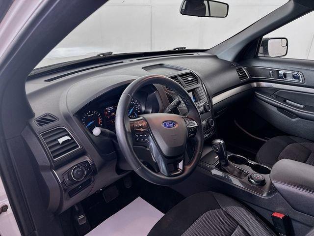 Photo of 2018 White Platinum Tri-Coat Metallic Ford Explorer