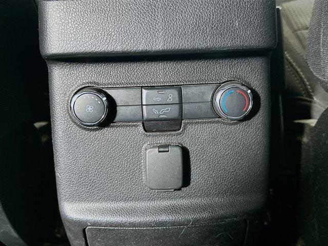 Photo of 2018 White Platinum Tri-Coat Metallic Ford Explorer