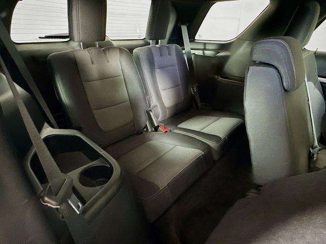 Photo of 2018 White Platinum Tri-Coat Metallic Ford Explorer