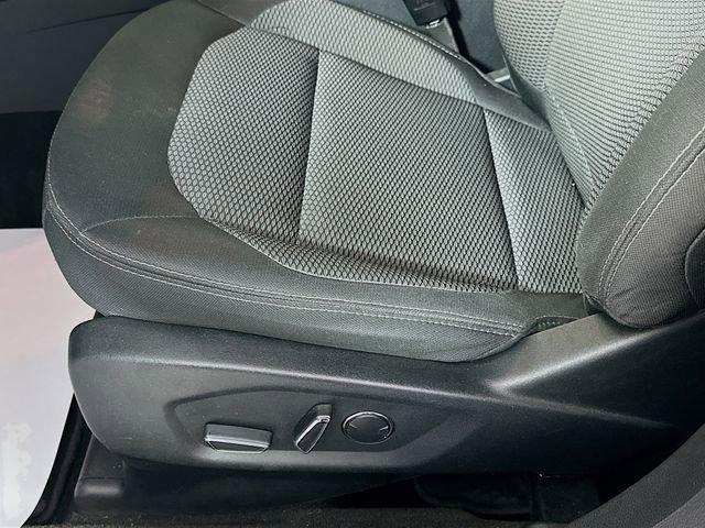 Photo of 2018 White Platinum Tri-Coat Metallic Ford Explorer