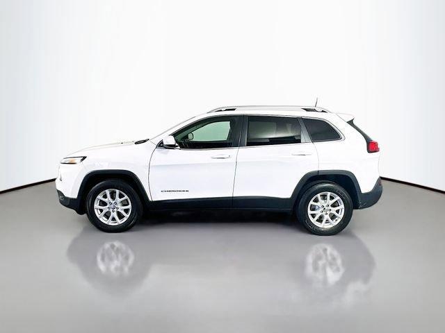 Photo of 2017 Bright White Clearcoat Jeep Cherokee