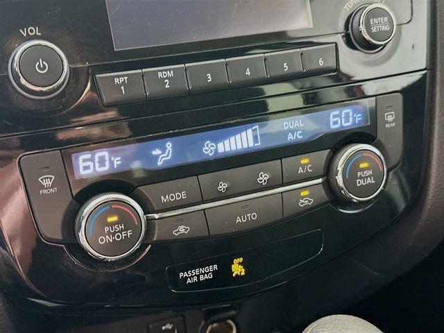 Photo of 2016 Cayenne Red Nissan Rogue