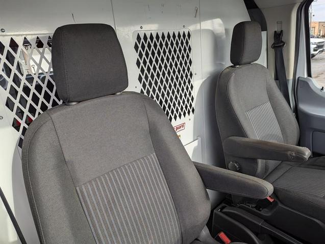 Photo of 2015 White Ford Transit-350