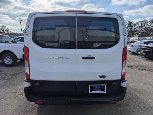 Photo of 2015 White Ford Transit-350