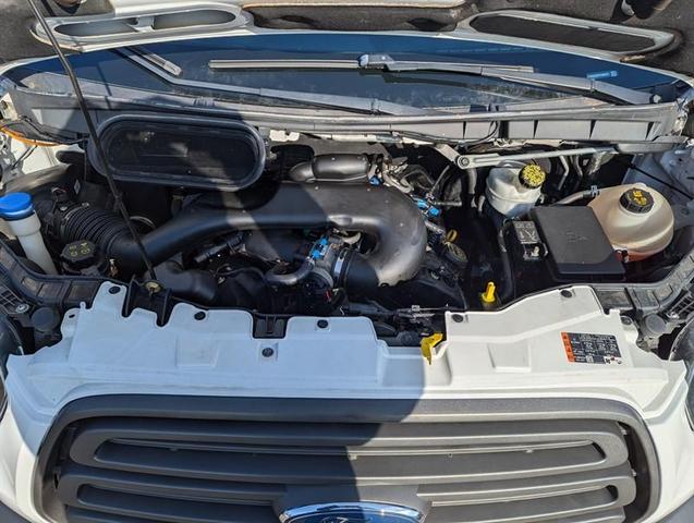 Photo of 2015 White Ford Transit-350