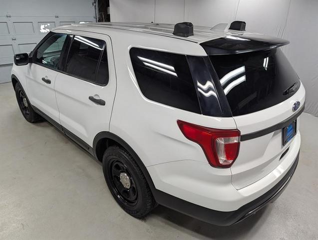 Photo of 2017 White Ford Utility Police Interceptor