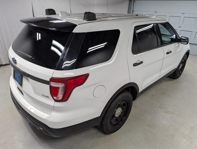 Photo of 2017 White Ford Utility Police Interceptor