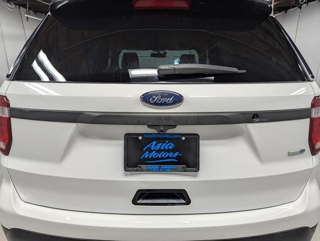 Photo of 2017 White Ford Utility Police Interceptor
