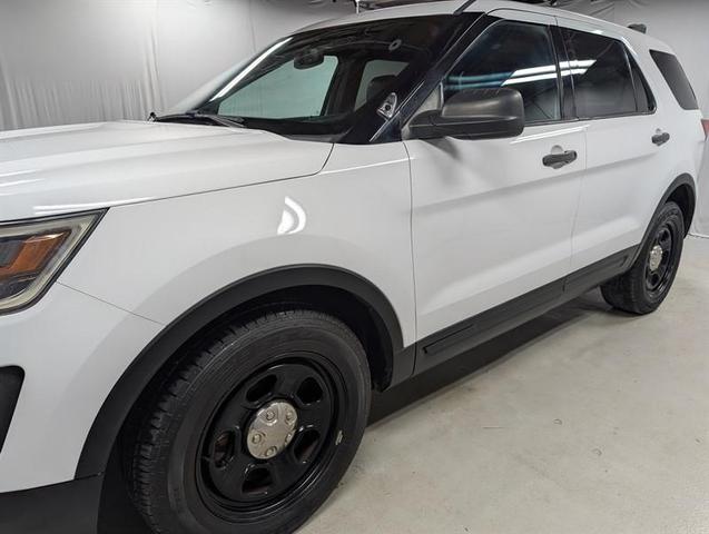 Photo of 2017 White Ford Utility Police Interceptor