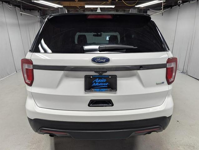 Photo of 2017 White Ford Utility Police Interceptor