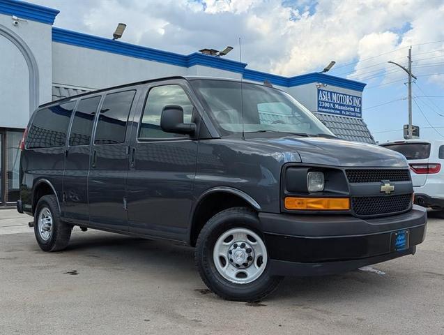Photo of 2017 Gray Chevrolet Express 2500