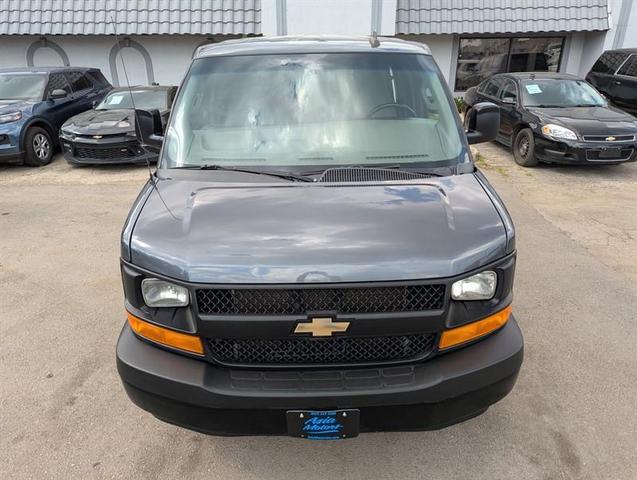 Photo of 2017 Gray Chevrolet Express 2500