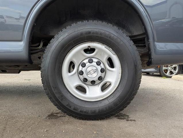 Photo of 2017 Gray Chevrolet Express 2500