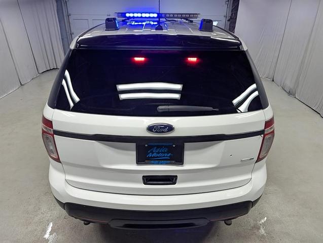Photo of 2015 White Ford Utility Police Interceptor
