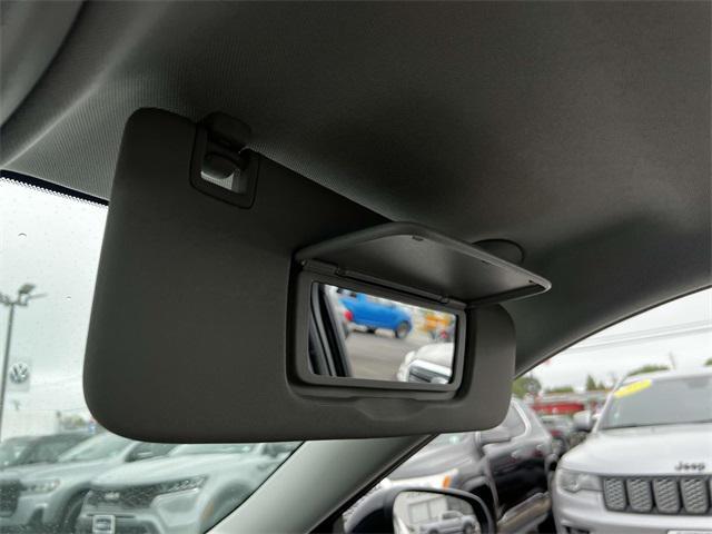 Photo of 2024 Mosaic Black Metallic Chevrolet Trax