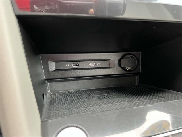 Photo of 2022 Deep Black Pearl Volkswagen Tiguan