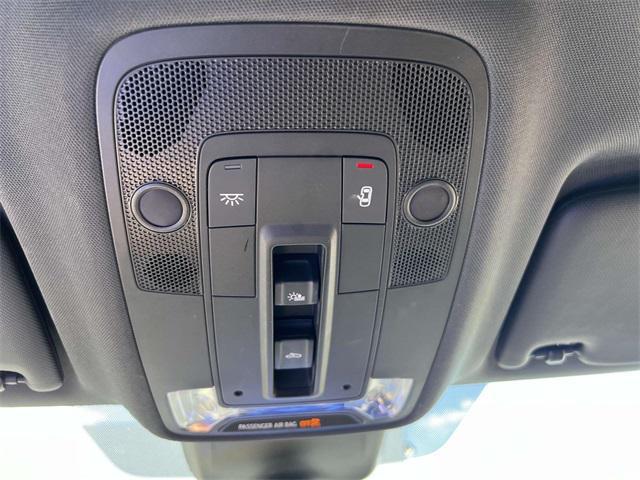 Photo of 2021 White Audi Q3