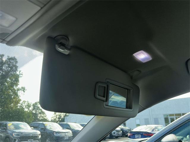 Photo of 2022 Pure White Volkswagen Taos
