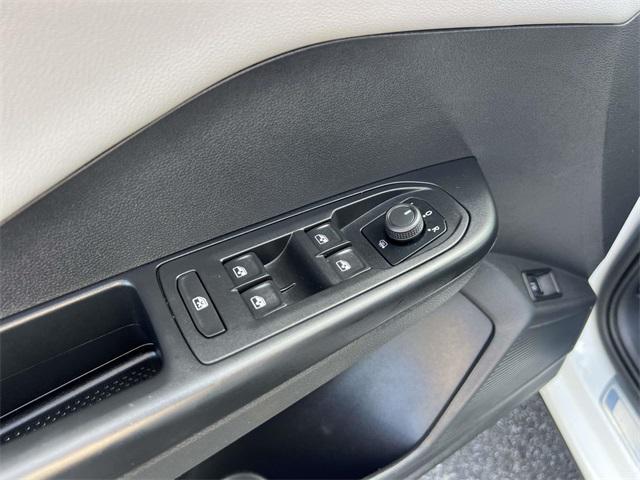 Photo of 2022 Pure White Volkswagen Taos