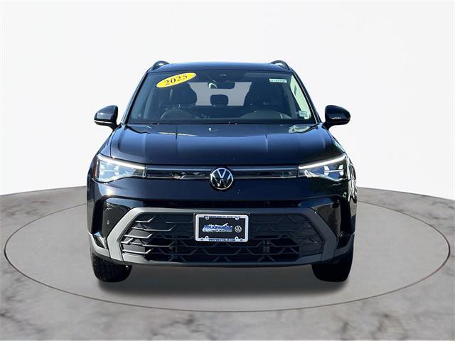 Photo of 2025 Deep Black Volkswagen Taos