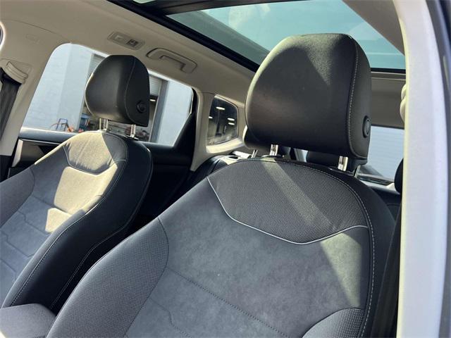 Photo of 2025 Deep Black Volkswagen Taos