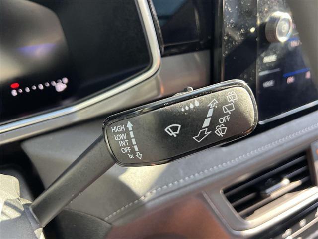 Photo of 2025 Deep Black Volkswagen Taos