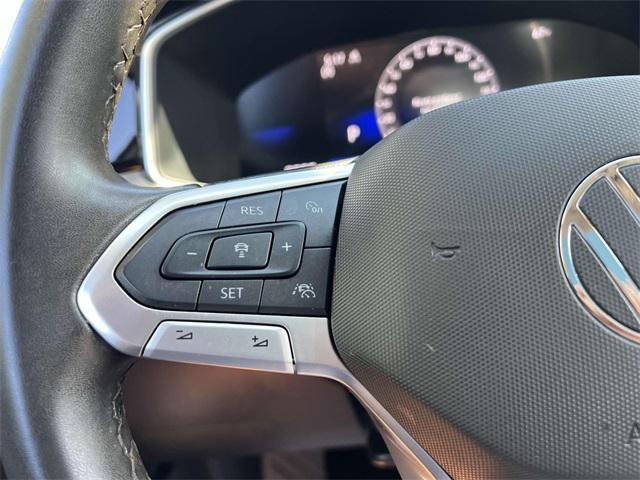 Photo of 2025 Deep Black Volkswagen Taos
