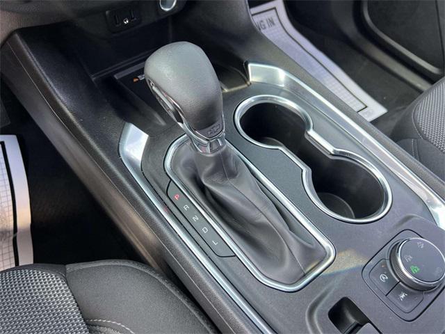 Photo of 2023 Mosaic Black Metallic Chevrolet Traverse