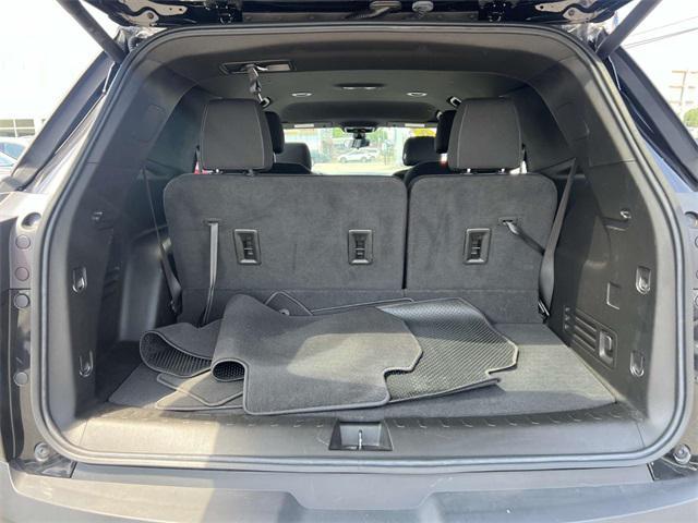 Photo of 2023 Mosaic Black Metallic Chevrolet Traverse
