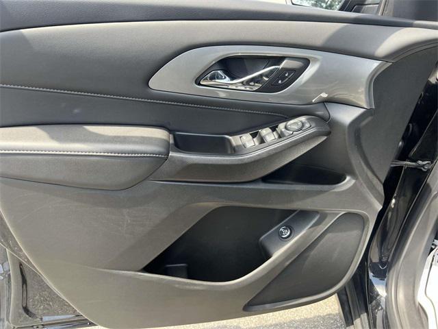 Photo of 2023 Mosaic Black Metallic Chevrolet Traverse