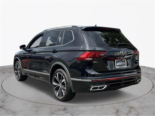 Photo of 2022 Deep Black Pearl Volkswagen Tiguan