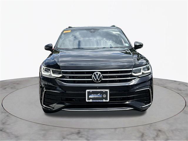 Photo of 2022 Deep Black Pearl Volkswagen Tiguan