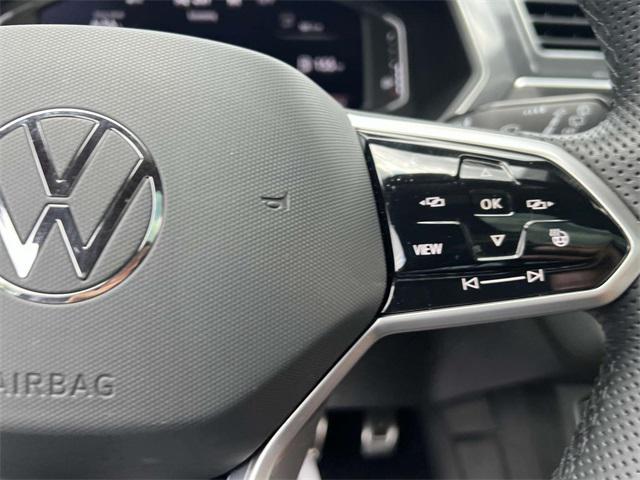Photo of 2022 Deep Black Pearl Volkswagen Tiguan