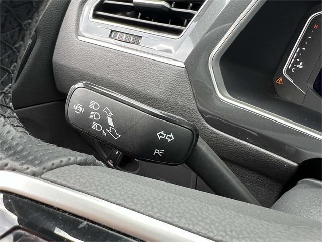 Photo of 2022 Deep Black Pearl Volkswagen Tiguan