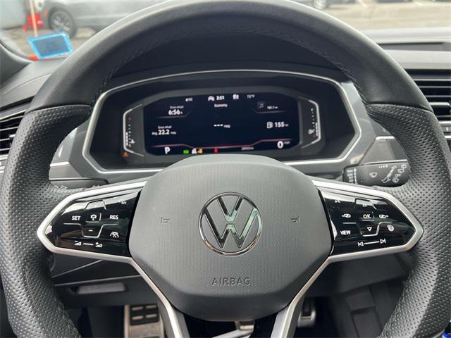 Photo of 2022 Deep Black Pearl Volkswagen Tiguan