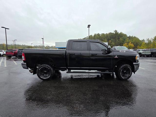 Photo of 2024 Diamond Black Crystal Pearlcoat RAM 2500