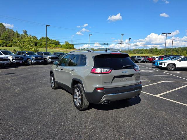 Photo of 2019 Sting-Gray Clearcoat Jeep Cherokee