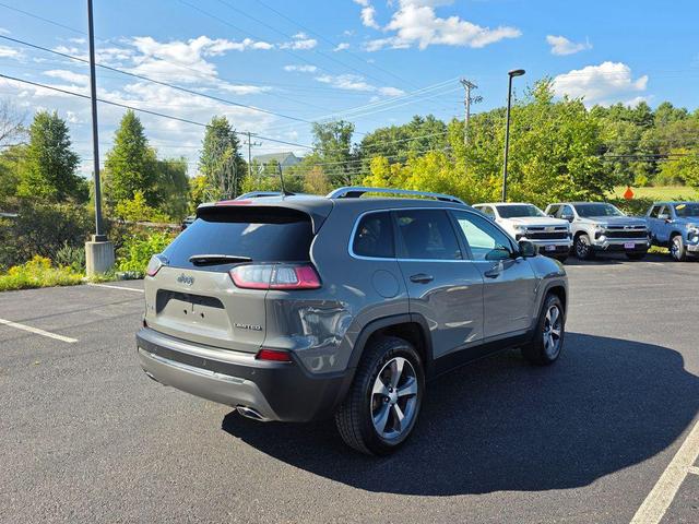 Photo of 2019 Sting-Gray Clearcoat Jeep Cherokee