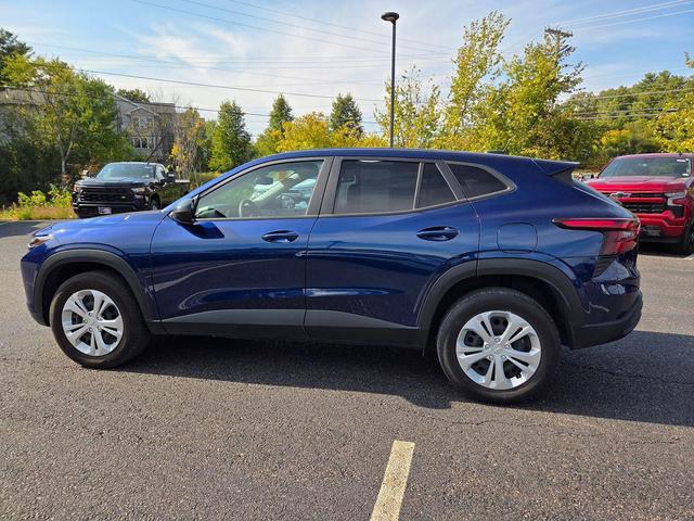 Photo of 2024 Blue Glow Metallic Chevrolet Trax