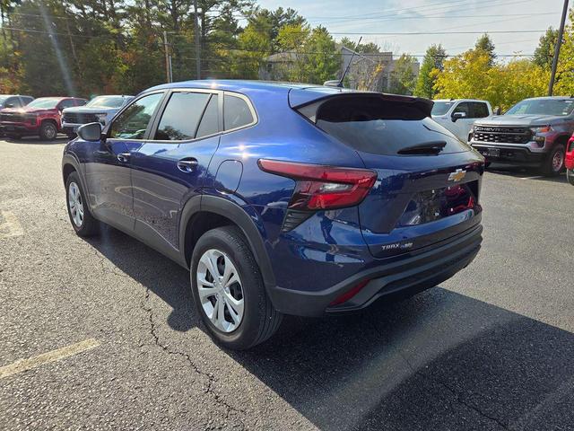 Photo of 2024 Blue Glow Metallic Chevrolet Trax