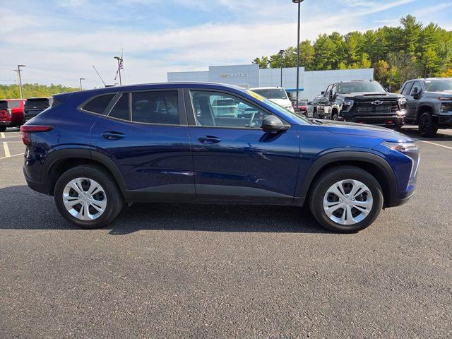 Photo of 2024 Blue Glow Metallic Chevrolet Trax