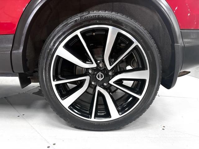 Photo of 2017 Palatial Ruby Nissan Rogue Sport