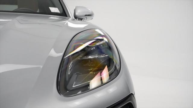 Photo of 2025 Dolomite Silver Metallic Porsche Macan