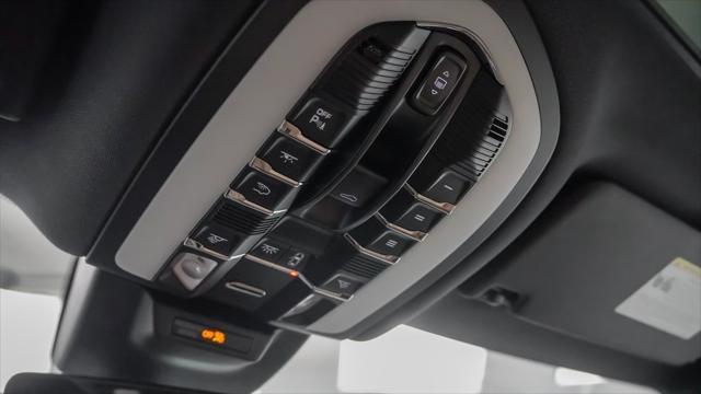 Photo of 2025 Dolomite Silver Metallic Porsche Macan