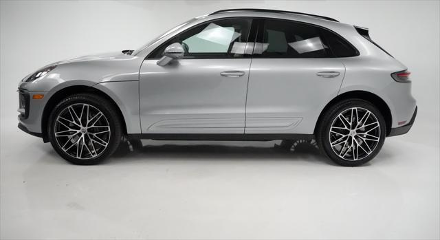 Photo of 2025 Dolomite Silver Metallic Porsche Macan